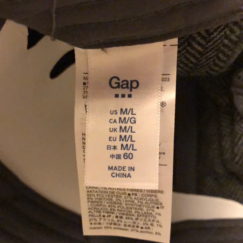 GAP winter baseball hat. - Picture 5 of 6